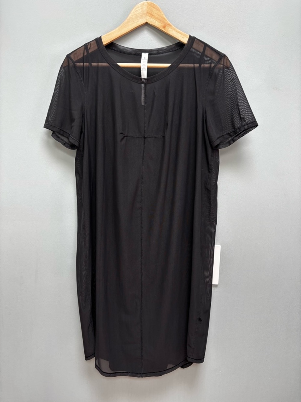 Lululemon Ready To Reach Shirt sleeve Dress in Black Mesh 8 - Picture 3 of 7